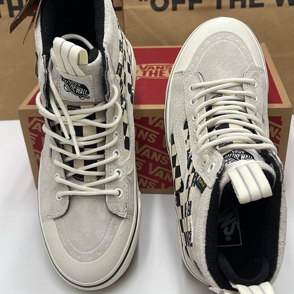 Vans Men’s Sk8-Hi Mte-2 Marshmallow/Checkerboard
VN0007NK6LC
Boots Cold Weather - Picture 13 of 16